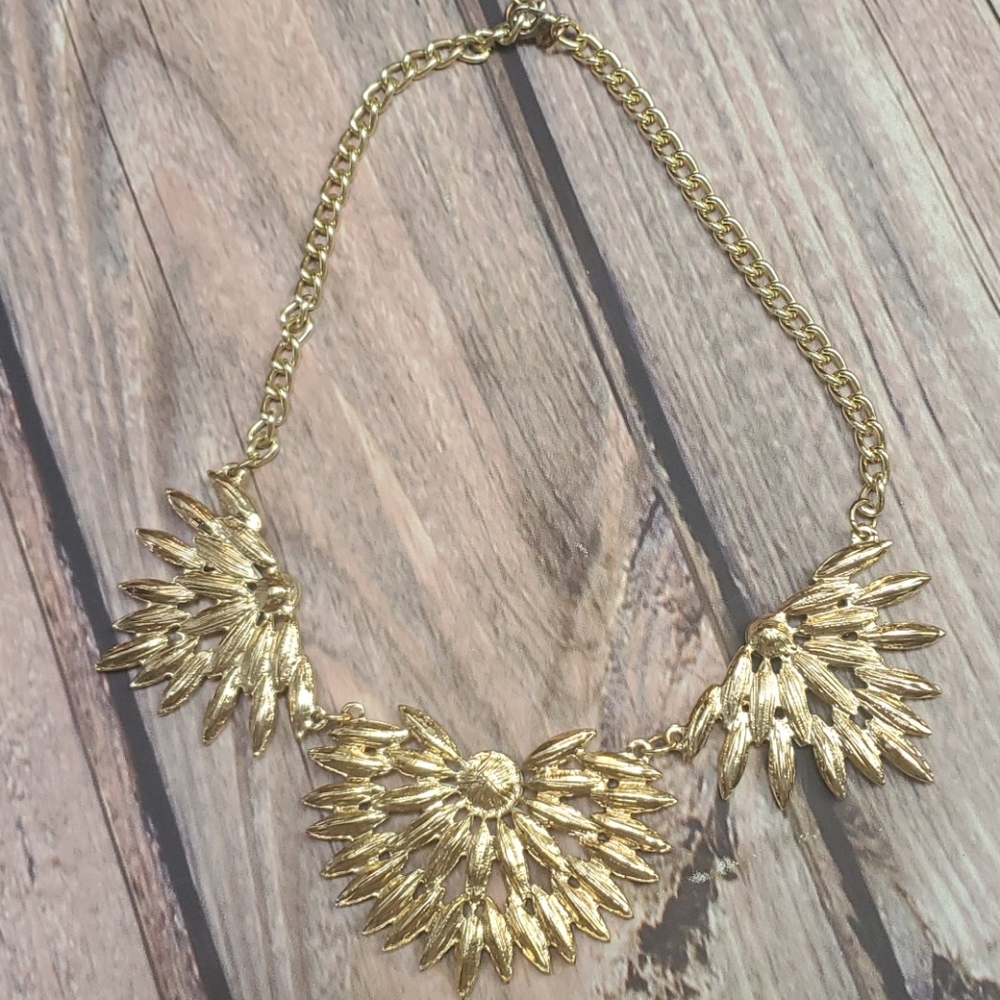 Statement Spring necklace - Picture 5 of 8